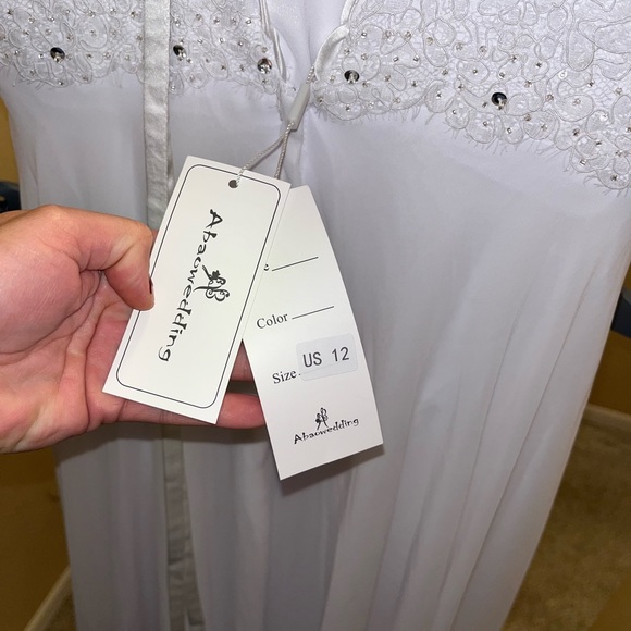 Sleeveless wedding dress size 12 - Picture 8 of 8